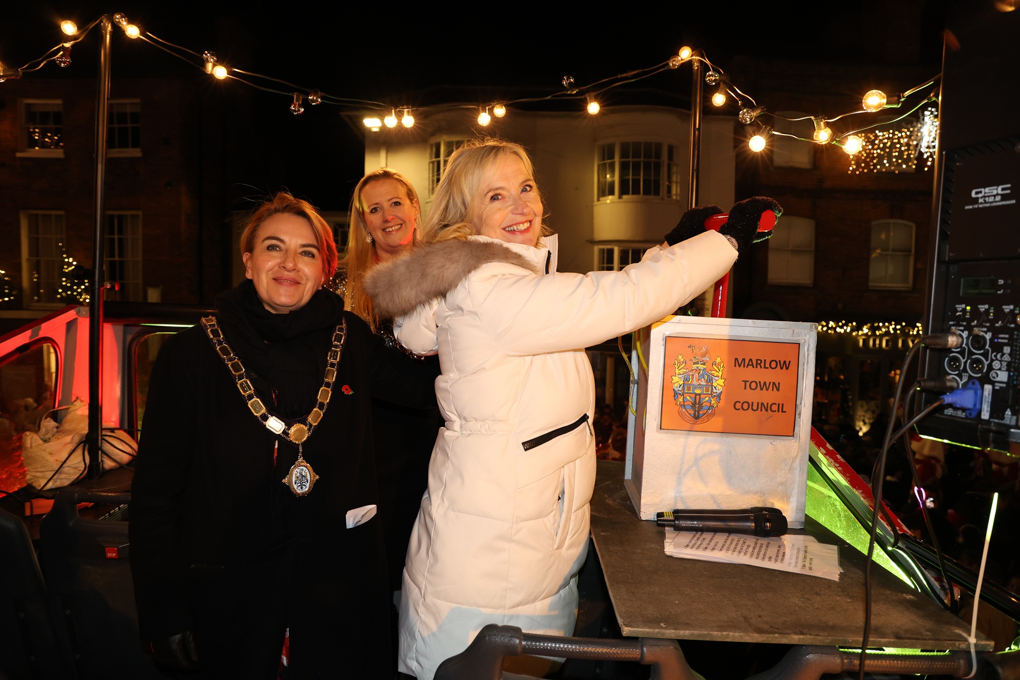 Carol Kirkwood Brings Christmas Cheer to Marlow
