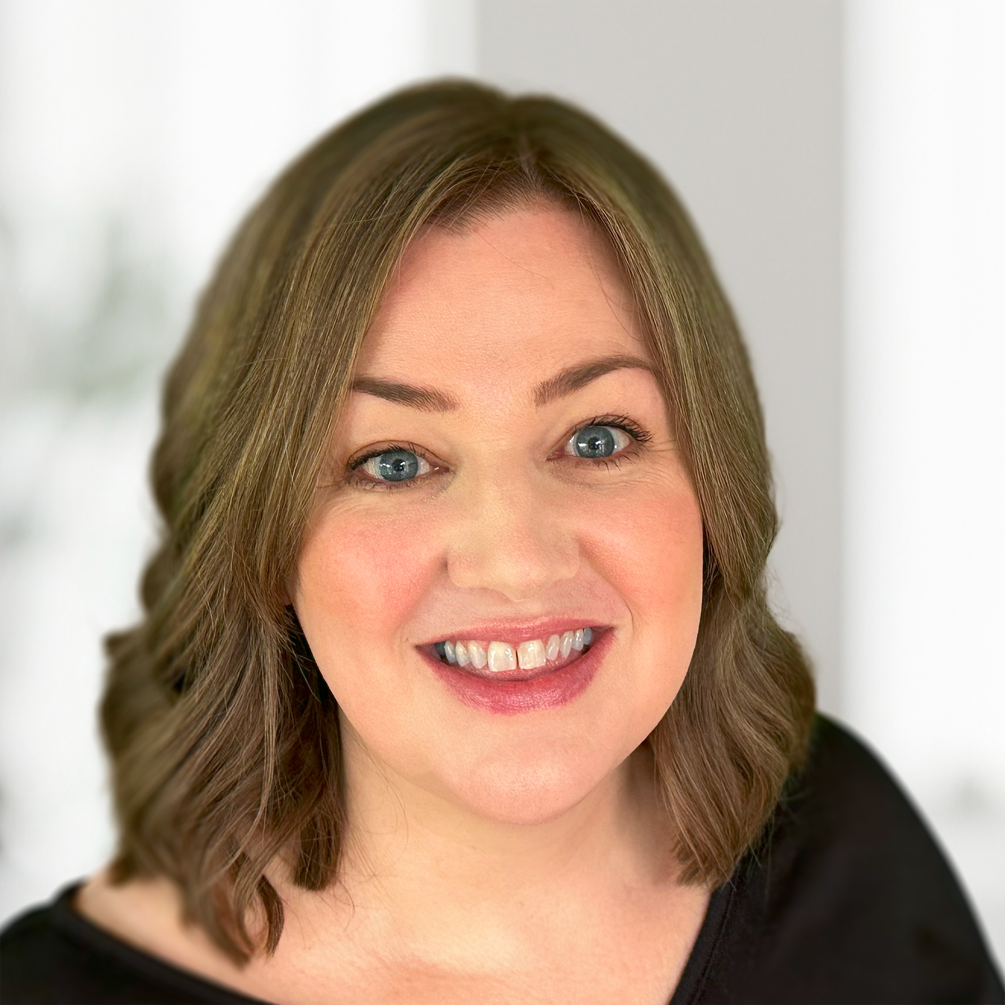 Nikki Mills image